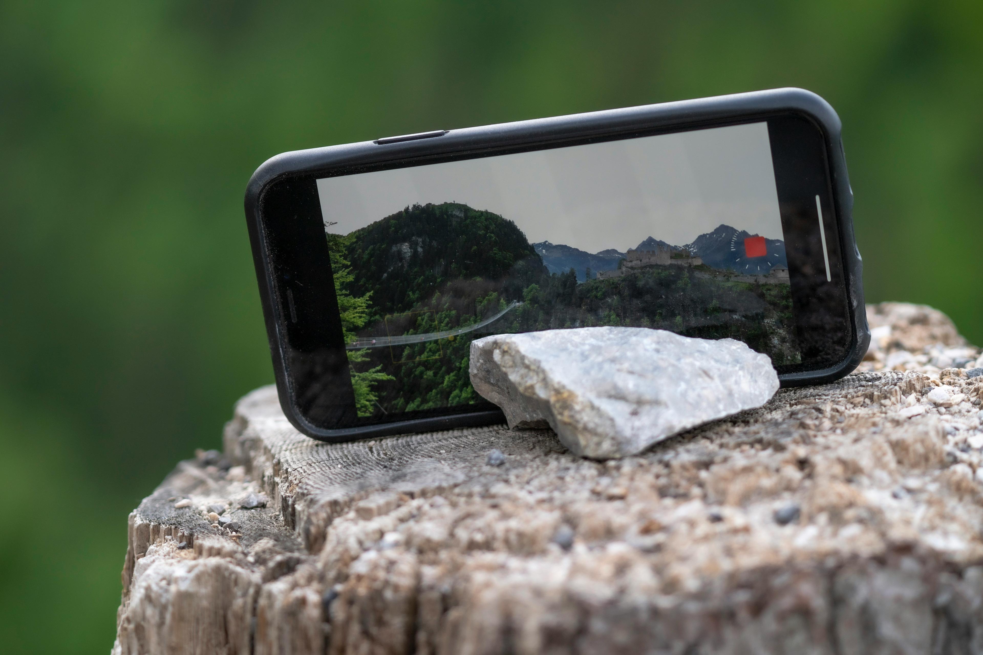 7 Best Rock Identification Apps 2026 — Tested, Ranked & Free Options Listed