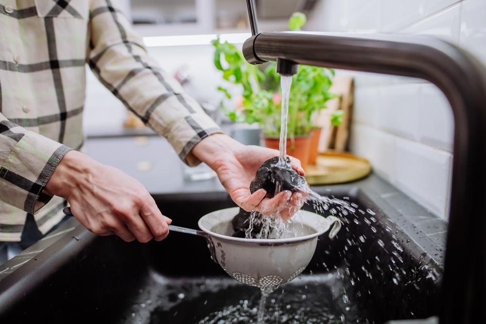 Step-by-Step Guide to Cleaning Raw Crystals at Home